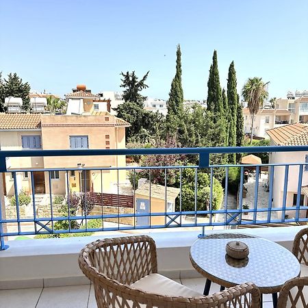 H&O Golden Sun Suite Paphos Extérieur photo