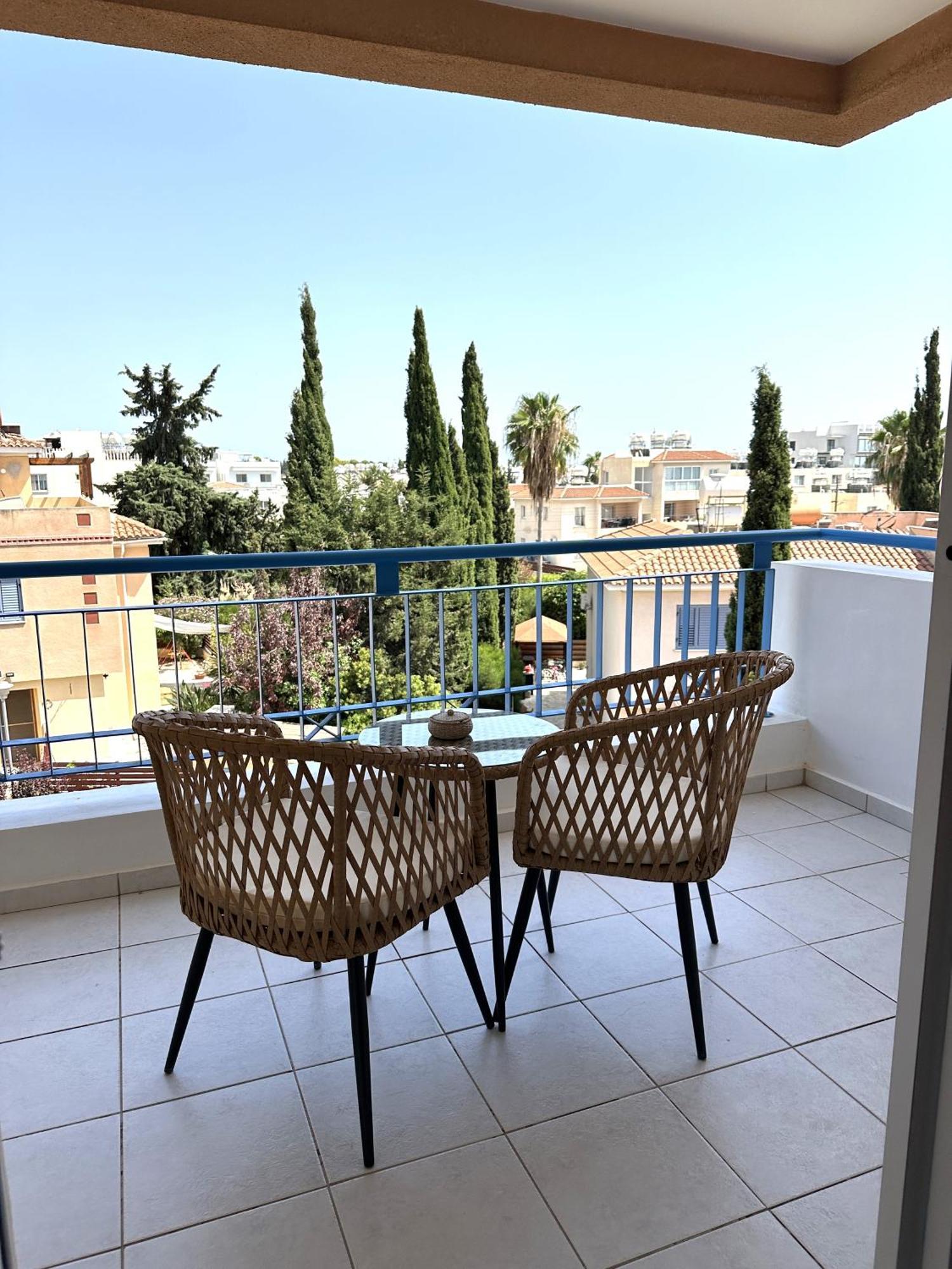 H&O Golden Sun Suite Paphos Extérieur photo