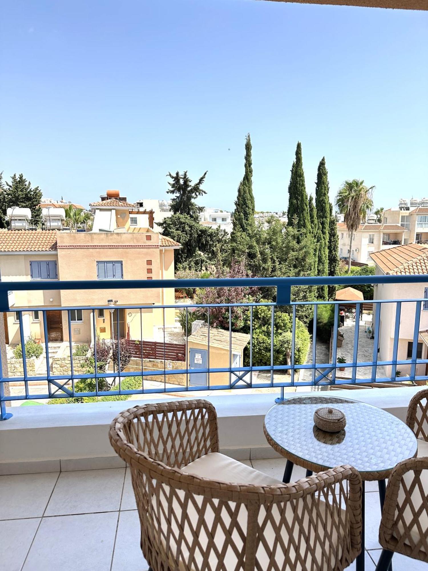 H&O Golden Sun Suite Paphos Extérieur photo