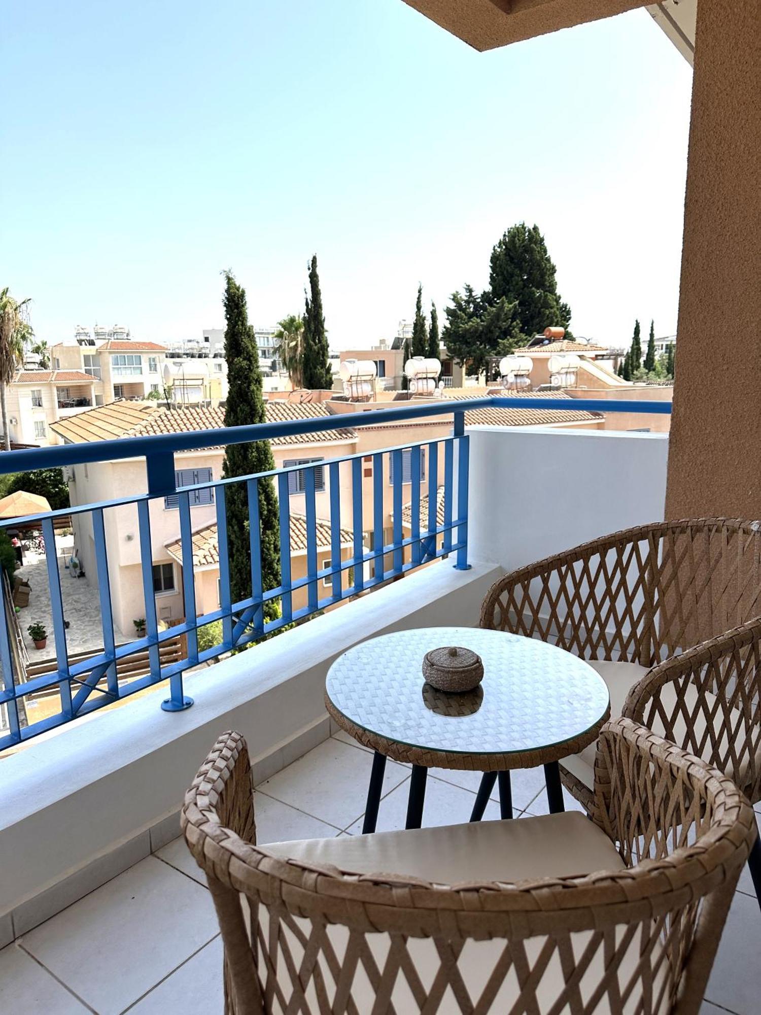 H&O Golden Sun Suite Paphos Extérieur photo