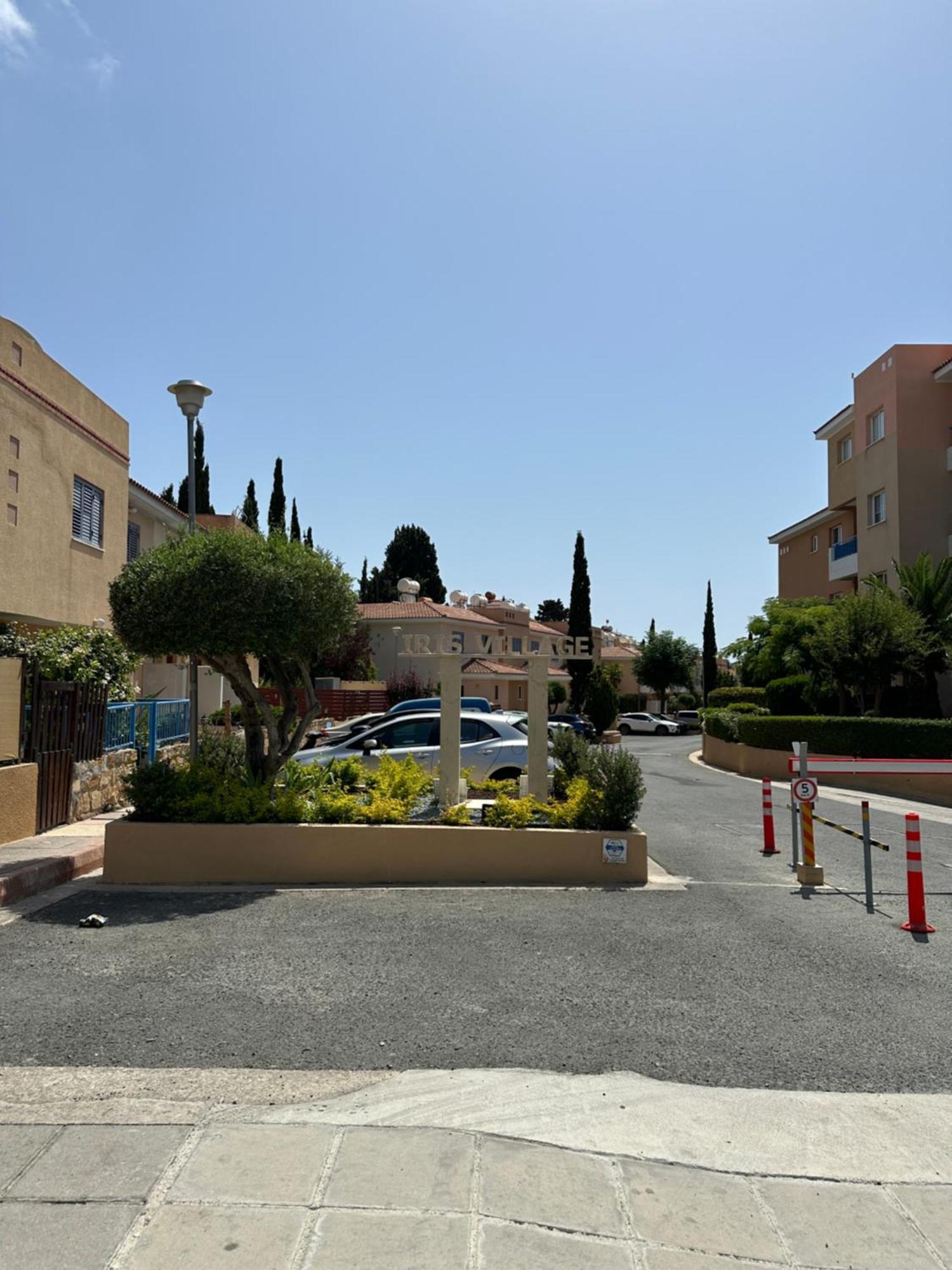 H&O Golden Sun Suite Paphos Extérieur photo