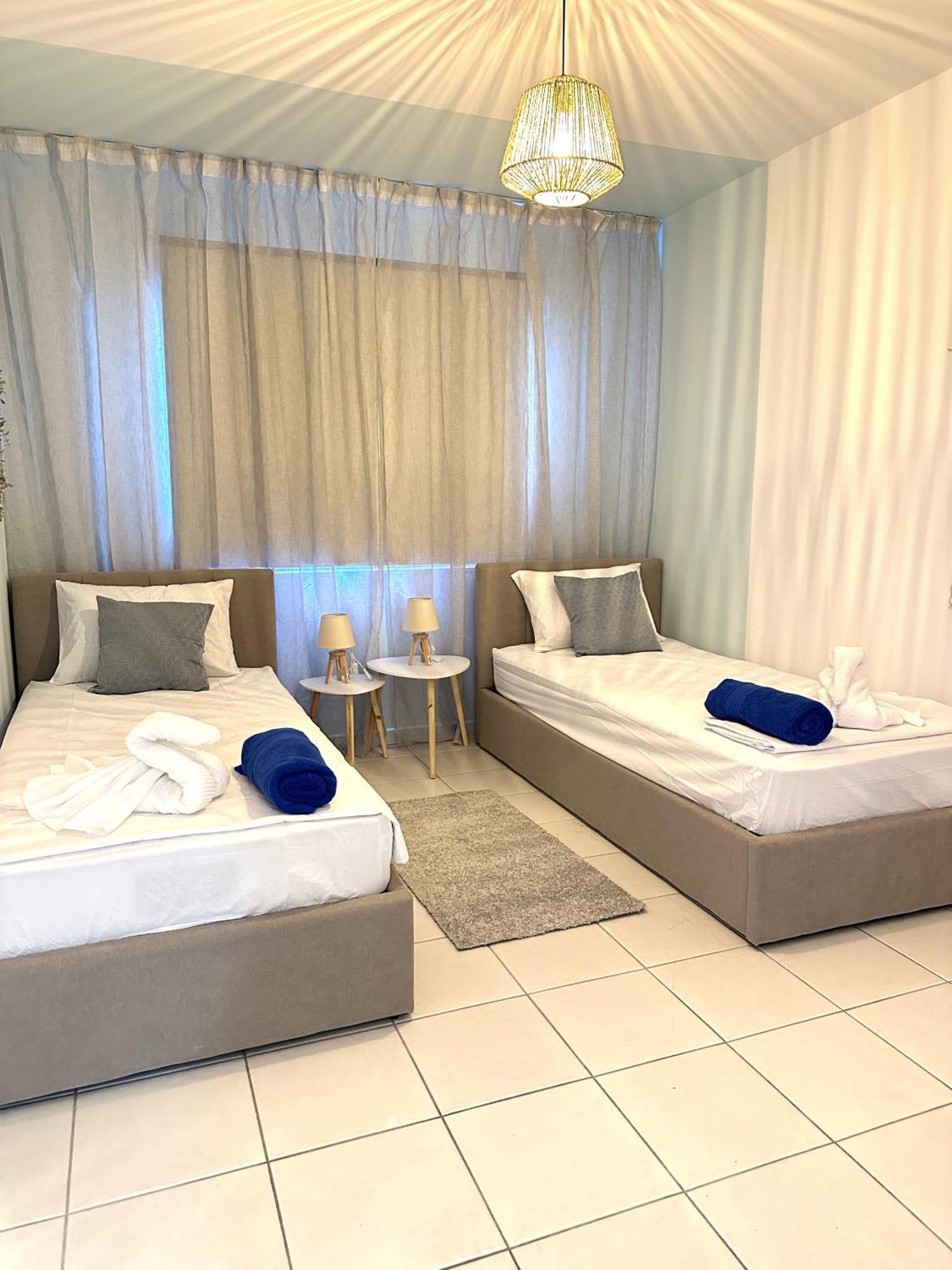 H&O Golden Sun Suite Paphos Extérieur photo